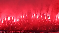 Fanou�ci Baníku Ostrava b�hem duelu s M. Boleslaví.