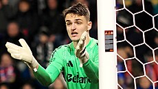 Spar�anský branká� Jakub Surov�ík b�hem zápasu v Plzni.