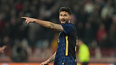 Olivier Giroud (Lille) b�hem utkání Evropské ligy proti Crvené zvezd� B�lehrad.