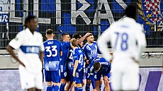 Fotbalisté Olomouce oslavují úvodní branku v odvetném utkání Konferen�ní ligy...