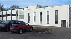 Na prostranství za halou vyroste parkovací d�m. (26. února 2026)