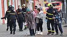 Policie zasahuje v Haví�ov� v ulici Jana Wericha, kde se v jednom z byt�...