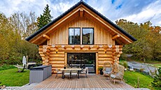 Majitelka si vybrala hliníková okna Futura Standard s izola�ním trojsklem, v...