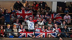 Diváci na curlingovém zápase o zlato mezi Británií a Kanadou (21. února 2026)