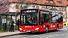 Cestující v Uherském Hradi�ti vozí nové autobusy nabité elektronikou. (duben...
