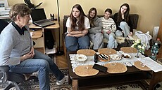 �kola�ky z Hole�ova zaznamenaly p�íb�h Vlasty Mace�kové. (únor 2026)