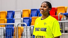 Sania Feaginová se chystá na ligovou premiéru v dresu USK Praha.