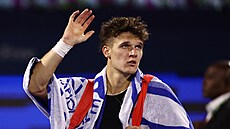 Jakub Men�ík se lou�í s turnajem v Dubaji.