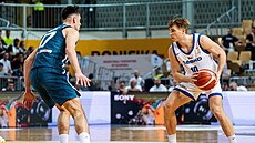 �eský rozehráva� Vojt�ch Sýkora u mí�e v zápase se Slovinskem.