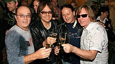 Petr Janda, Milan Broum, Ji�í Valenta, Milan Peroutka. Nové CD skupiny Olympic...