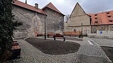 Úpravy vnitrobloku se prodra�ily o �ty�i miliony a trvaly o dva m�síce déle....