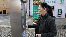 Nové parkovací poplatky na chebském nám�stí, místo bezplatných devadesáti minut...