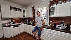 Kuchy� je velká a moderní a je radost v ní pracovat se surovinami ze zahrádky. 