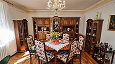 Jídelna i obývací prostor jsou za�ízeny v rustikálním stylu s atmosférou jisté...