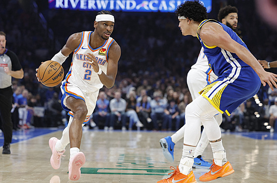 Shai Gilgeous-Alexander rozjí�dí úto�nou akci Oklahoma City.