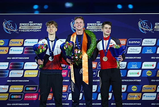 Metod�j Jílek na stupních vít�z� MS ve víceboji. Vedle n�j zlatý Sander Eitrem...