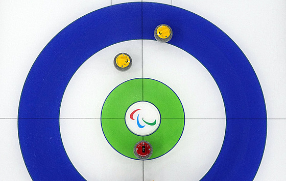 Curling vozí�ká�� na paralympijských hrách v Cortin� d�Ampezzo.