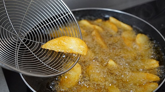 Sma�íte? Kou�í vám to? P�epálení olej je nebezpe�ný pro na�e zdraví.