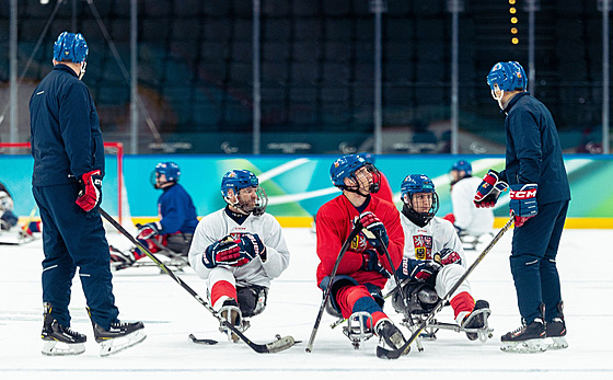 Trénink �eských parahokejist� na paralympijských hrách v Milán�.