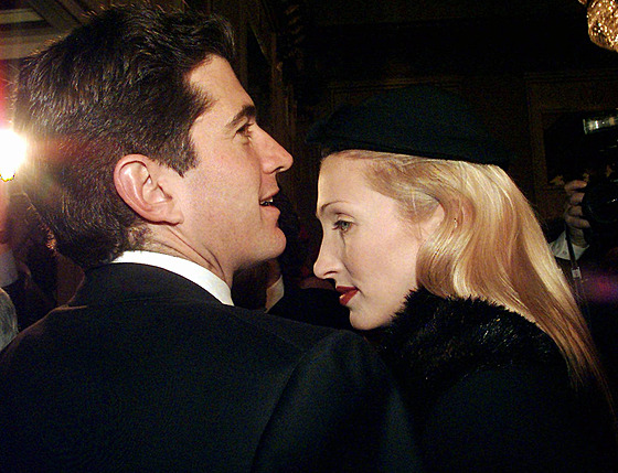Carolyn Bessette, provdaná Kennedy, nebyla klasická kráska. M�la ov�em ono...