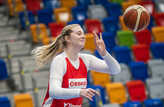 Julia Reisingerová na tréninku �eských basketbalistek