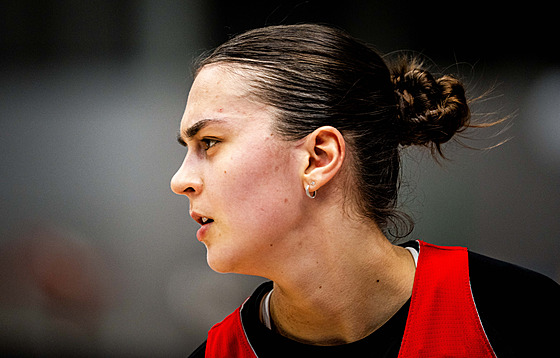 Eli�ka Hamzová na tréninku �eských basketbalistek