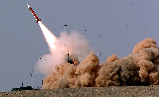 Patrioty docházejí, Rusku se plní kasa. Kyjev počítá cenu za Trumpův útok na Írán