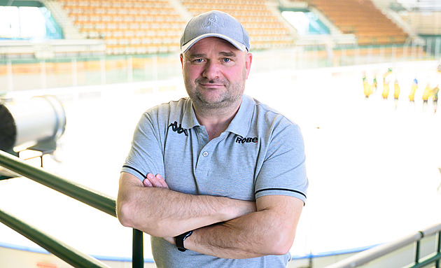 Vsetín chce Co nejvýše. Ale je chucpe teď myslet na baráž, říká kouč Jenáček