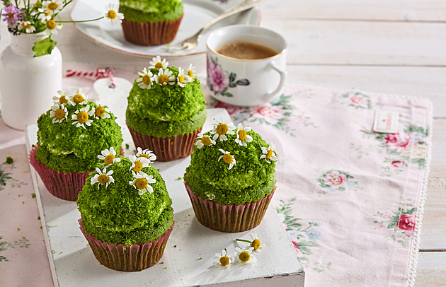 Mechové muffiny se špenátem: Kouzelný dezert, který ohromí barvou i jemnou chutí