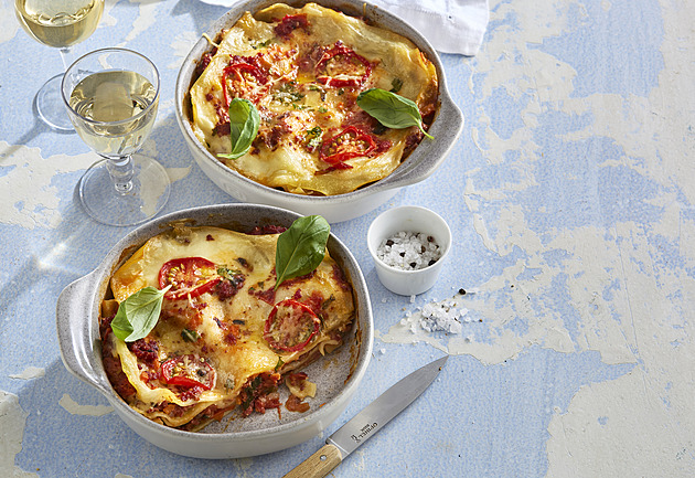 Lasagne s mozzarellou a bešamelem: Recept na italskou klasiku, kterou milují děti i dospělí