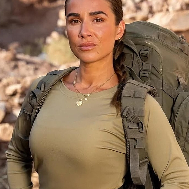 Sexy v prádle i oblečená. Taková je Jessie James Deckerová