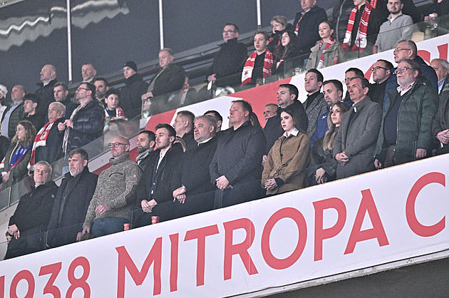 Herci, ministři i hvězdy Survivoru. Jaké známé osobnosti přilákalo derby v Edenu?