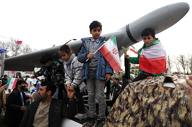 Američané potřebují pomoc proti íránským dronům, prosí Kyjev. Ten chce Patrioty