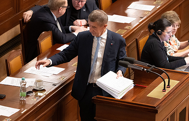 Vládní koalice podržela Babiše i Okamuru, nevydala je k trestnímu stíhání