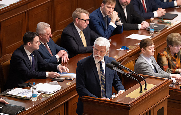 Pavlův tanec mezi vejci za znovuzvolení prezidentem. Všem chce vyhovět a nikoho urazit