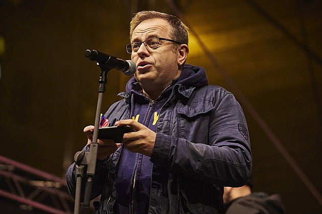 KOMENTÁŘ: Důvěra v Českou televizi klesá. Ale co jí nevěříme? Večerníček to nebude