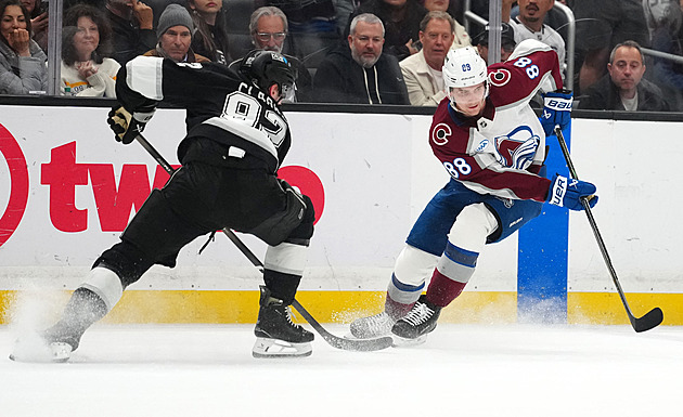 Nikdo není lepší než on. Nečas v NHL po pauze září, neuznaný gól ho však rozčílil