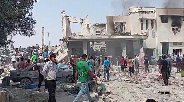 Přilétly tři rakety a z dívčí školy byly trosky se stovkou obětí, pláče Írán