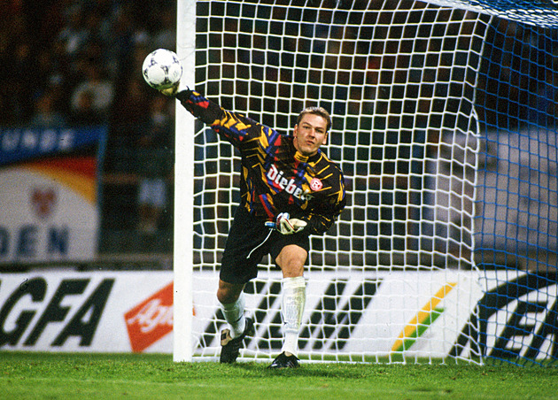 Zemřel německý brankář Koch. Kariéru mu ukončil dělbuch, dříve vychytal i Slavii