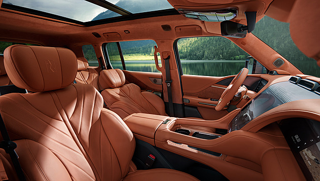 Agent MI6 v čínském autě. Daniel Craig se stal ambasadorem luxusní značky