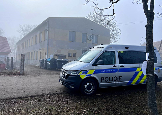 Devět tisíc za postel, líčí muž z ubytovny, kde ubili dítě. Firma ji nabídla obci