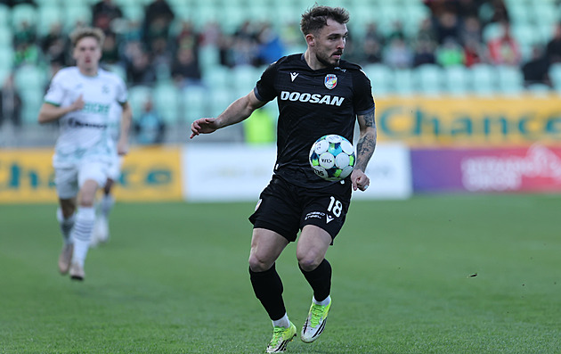 S Baníkem bych se rád utkal až ve finále, přeje si karvinský brankář Neuman