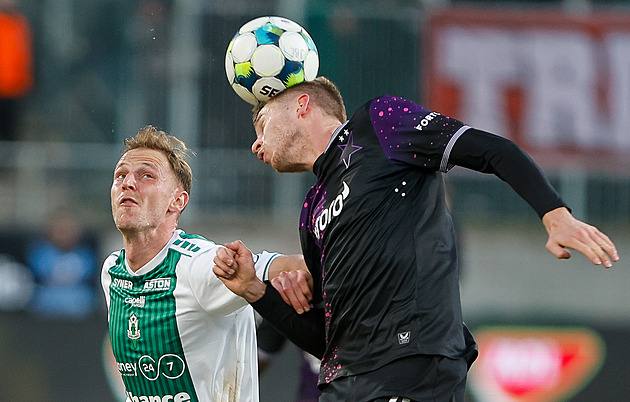 Slavia rozdala nové smlouvy klíčovým obráncům, jistotu mají Zima a Vlček