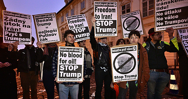 Zabít 50 lídrů za minutu aneb dekapitace Íránu. Jde o pád celého režimu, líčí experti