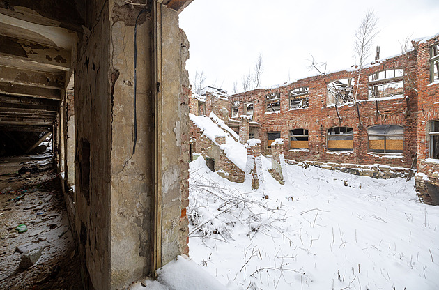 Dokud dům stojí, je na co navázat, říká architektka křísící továrnu na lustry