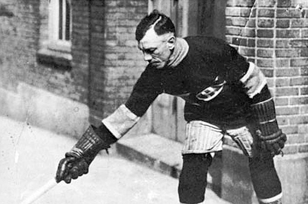 Smrt oblíbeného lumpa. Příbuzní marně kvapili do špitálu. Stanley Cup se nedohrál