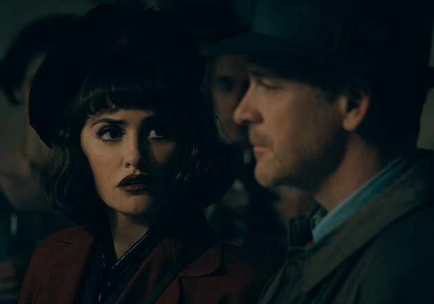 RECENZE: Christian Bale jako Frankenstein. Z krvavé romance Nevěsta! se točí hlava