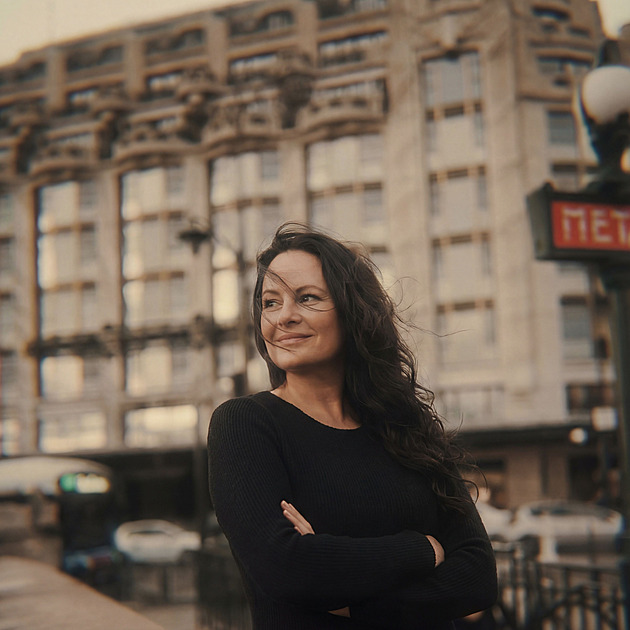 Jitka Čvančarová vydala debutový singl. Píseň jí napsal Michal Malátný