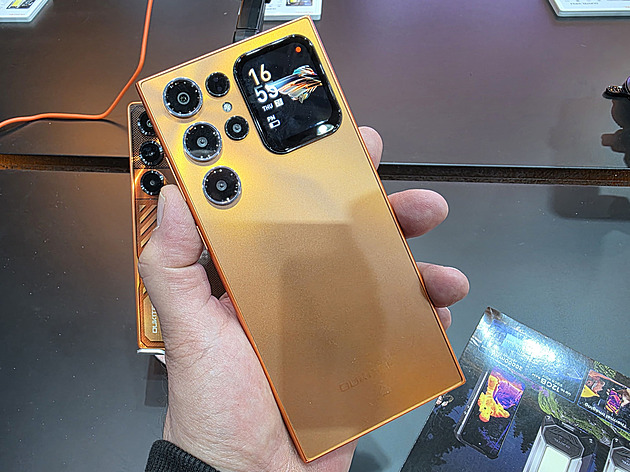 Že jsou všechny mobily stejné? To je lež a tady jsou až bizarní důkazy