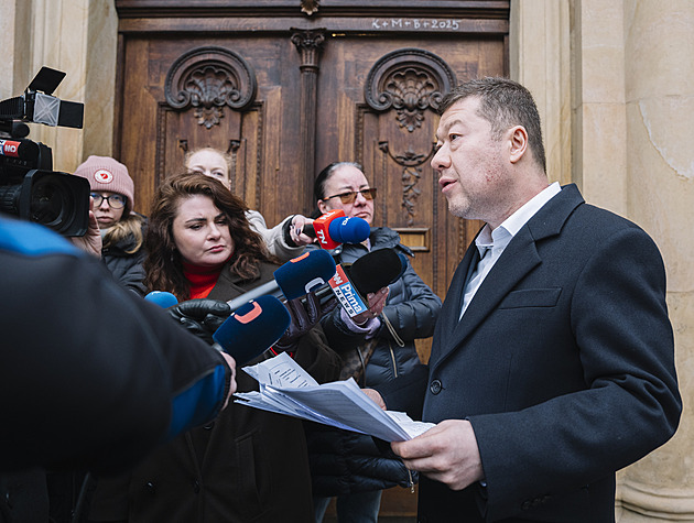 Noční debata nestačila. Okamura svolal ke sjezdu sudetských Němců další schůzi Noční debata nestačila. Okamura svolal ke sjezdu sudetských Němců další schůzi